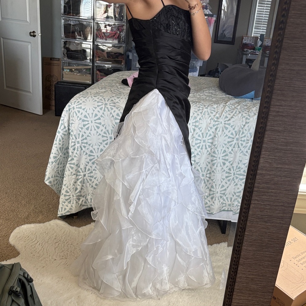 Jump Black and White Two-Tone Ruffled Prom Gown - Picture 2 of 4